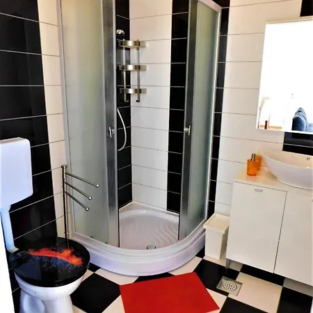 Toncic Apartment *